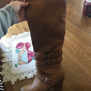 Women's healed boot